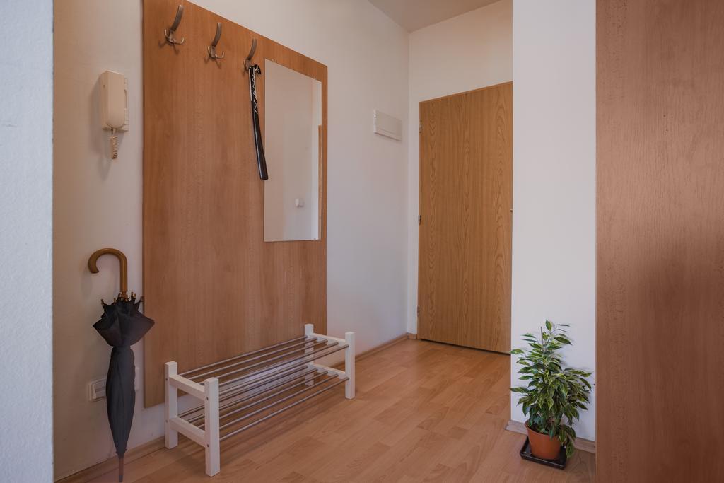 Downtown Apartments Kozatska Praga Exterior foto