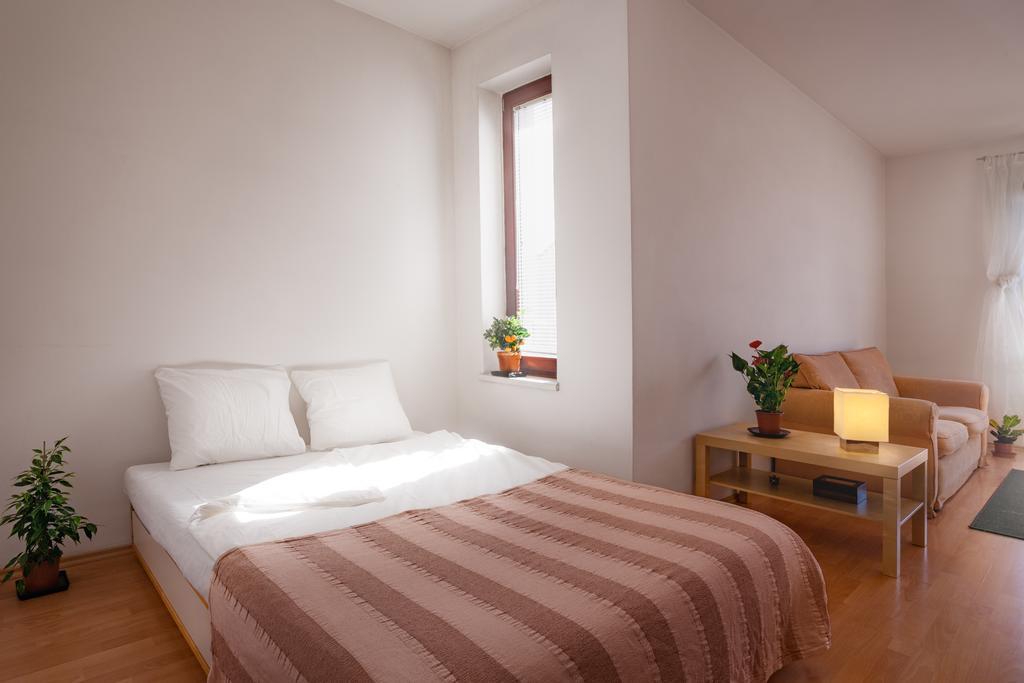 Downtown Apartments Kozatska Praga Exterior foto